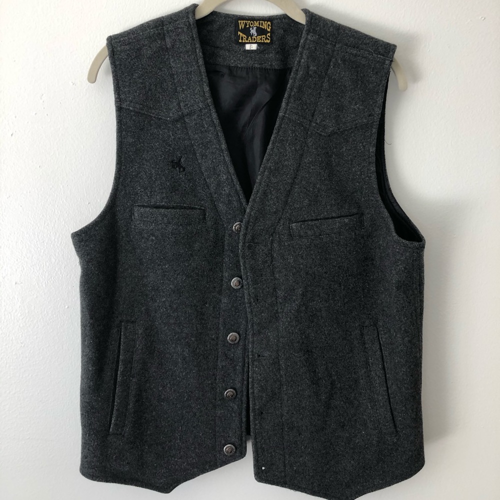 Wyoming Traders vest